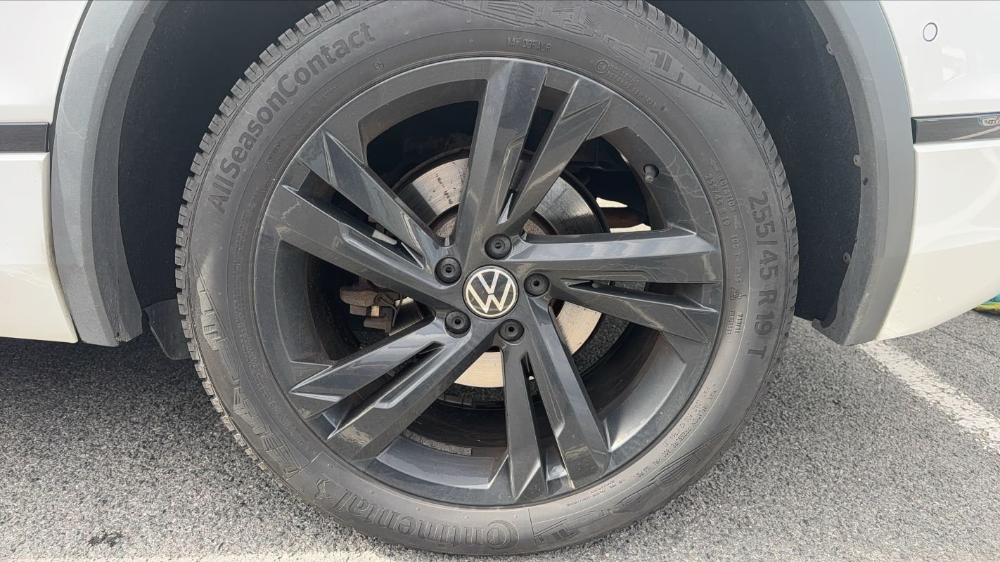 Volkswagen Tiguan - Photo 19