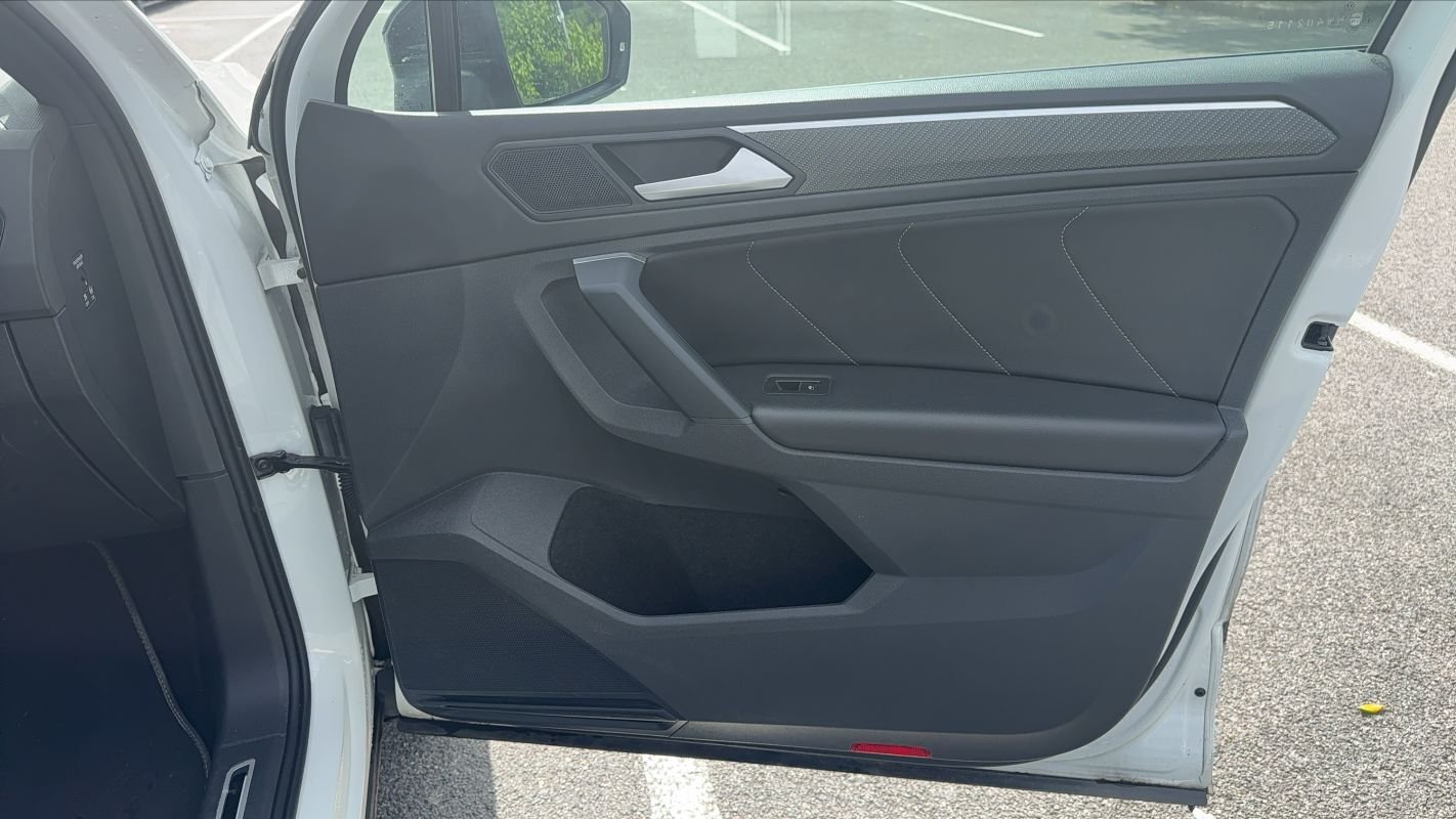 Volkswagen Tiguan - Photo 22