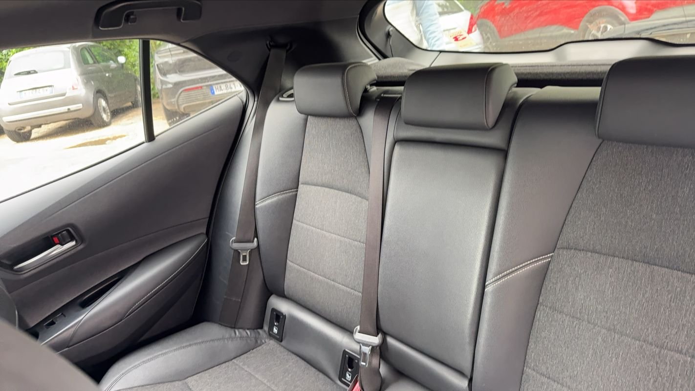 Toyota Corolla - Photo 9