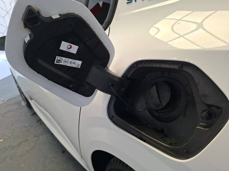 Peugeot 208 - Photo 12