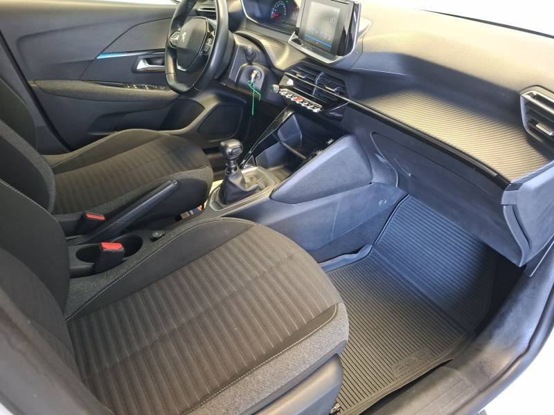 Peugeot 208 - Photo 9