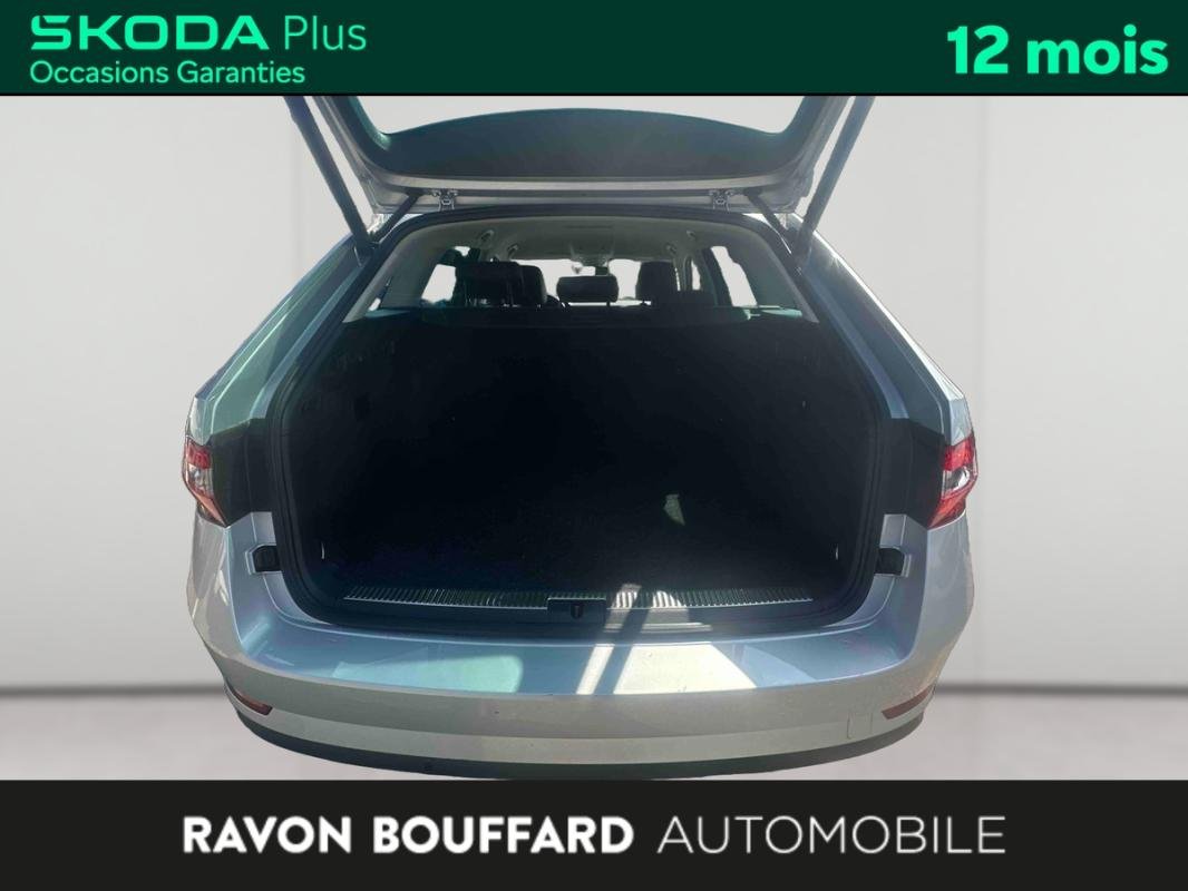 Skoda Superb Combi - Photo 13