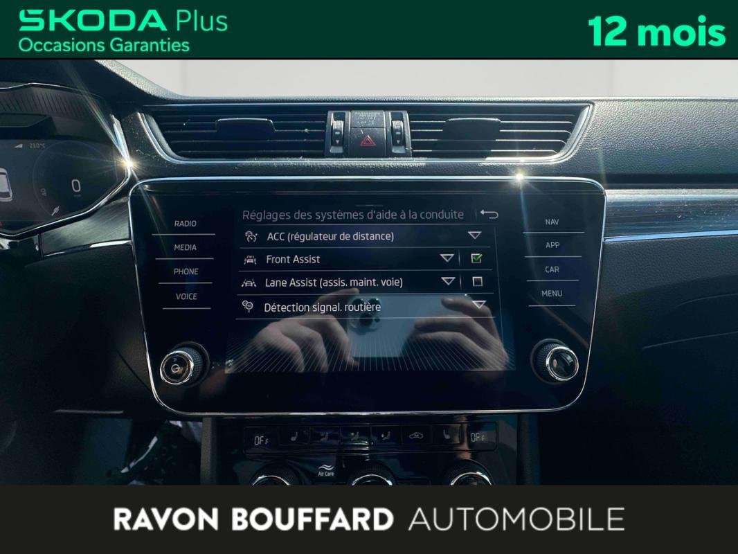 Skoda Superb Combi - Photo 17