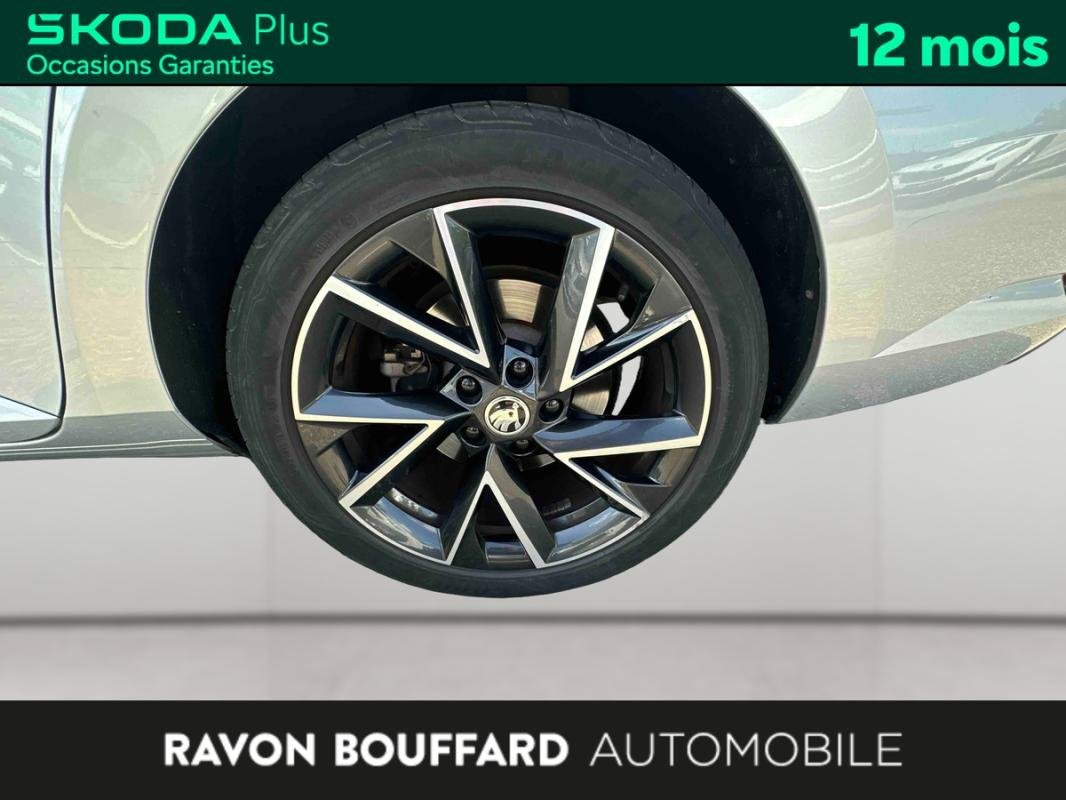 Skoda Superb Combi - Photo 22