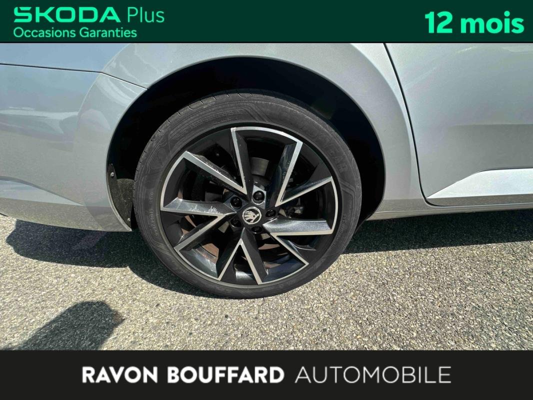 Skoda Superb Combi - Photo 25