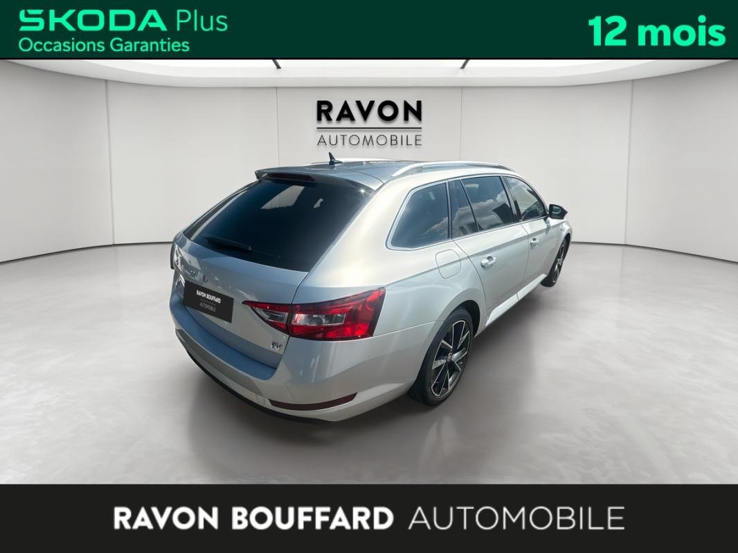 Skoda Superb Combi - Photo 5