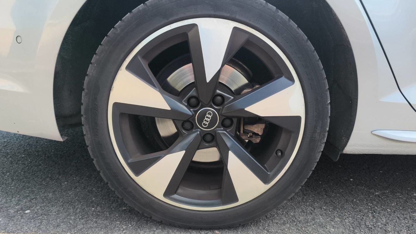 Audi A4 Avant - Photo 16