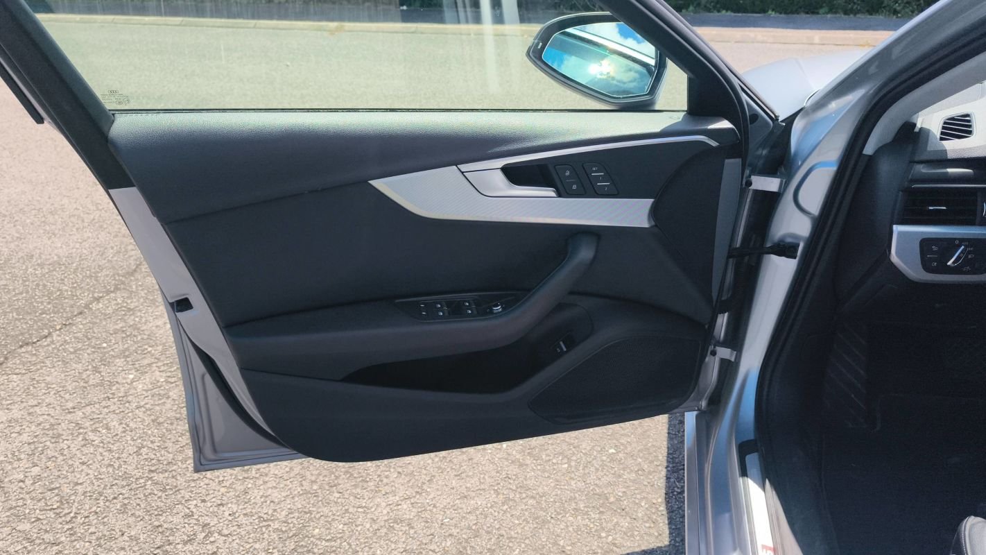 Audi A4 Avant - Photo 7
