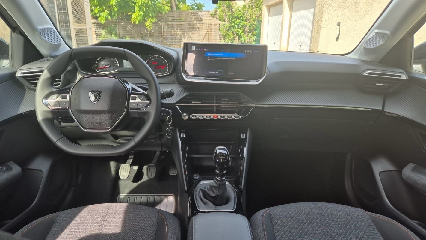 Peugeot 208 - Photo 11