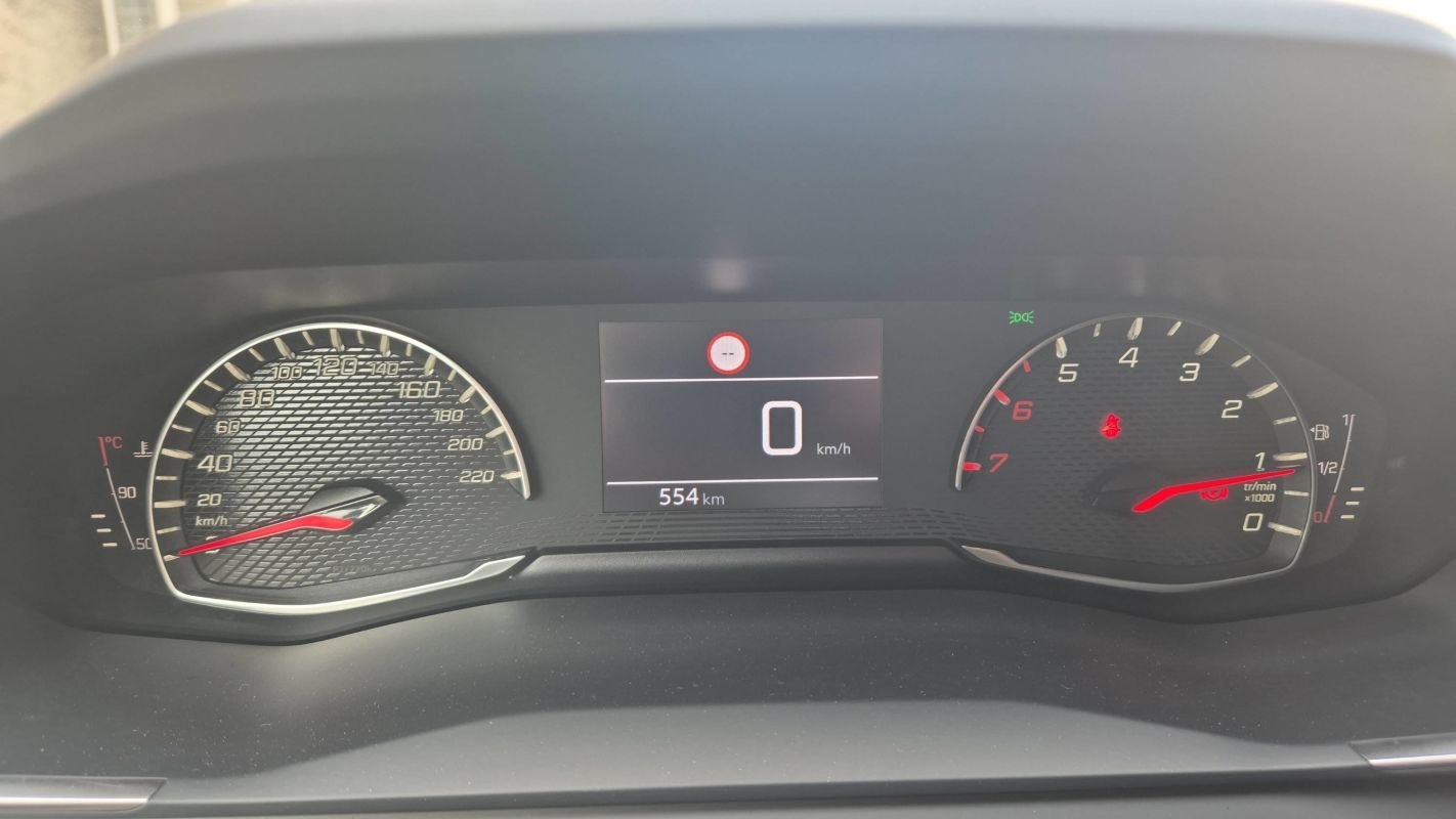 Peugeot 208 - Photo 12