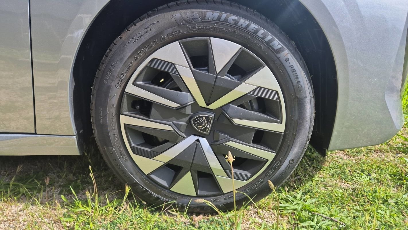 Peugeot 208 - Photo 17