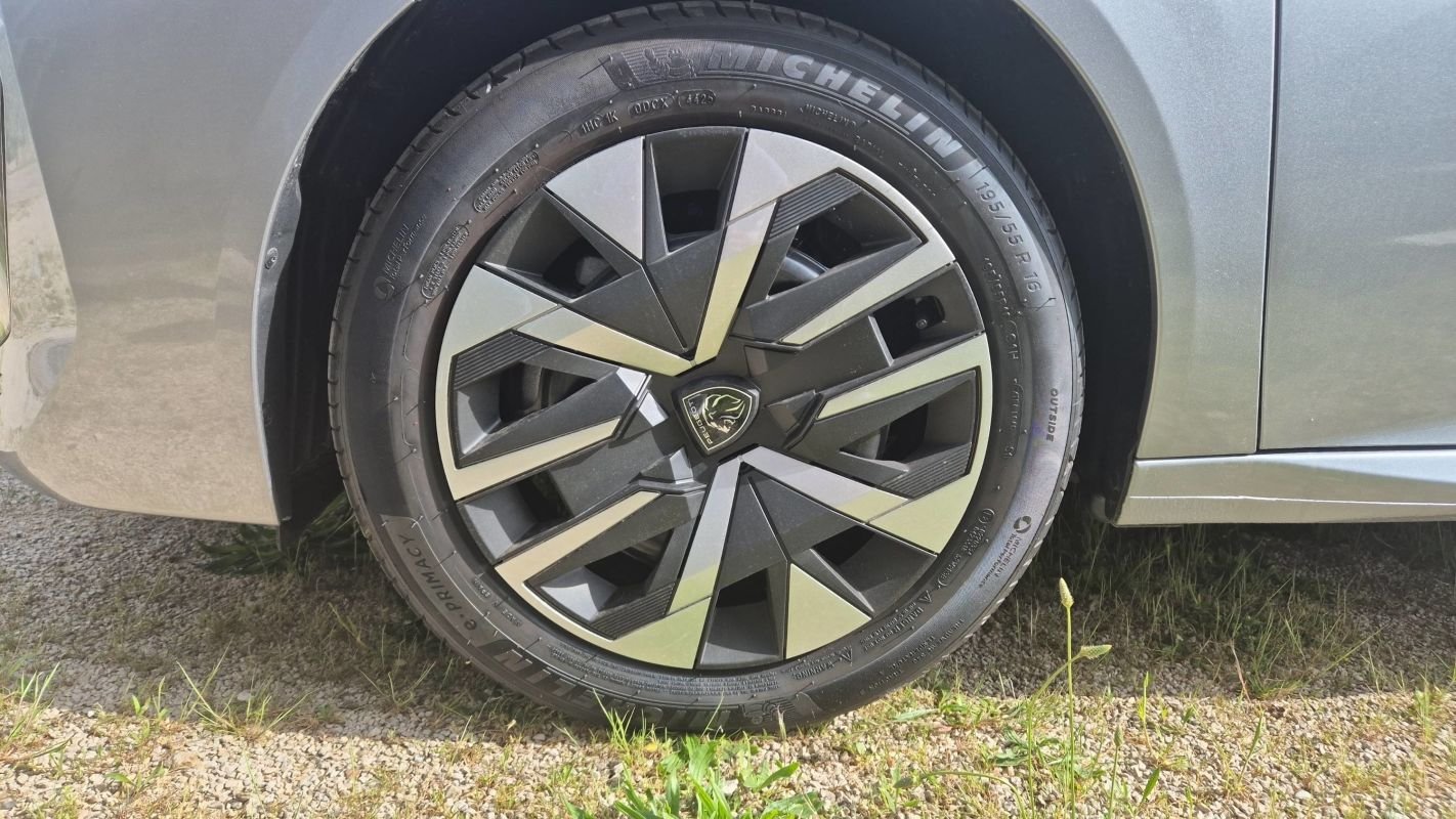 Peugeot 208 - Photo 18