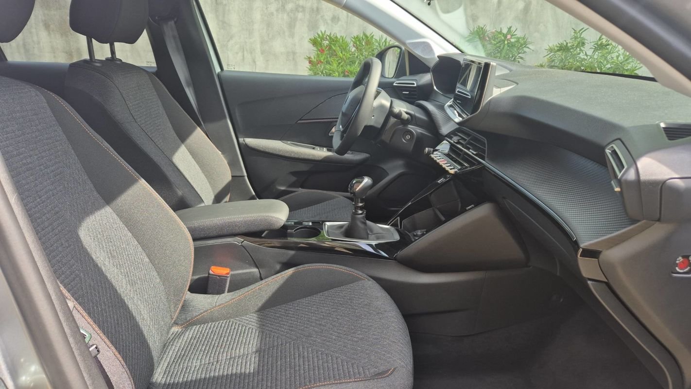 Peugeot 208 - Photo 25