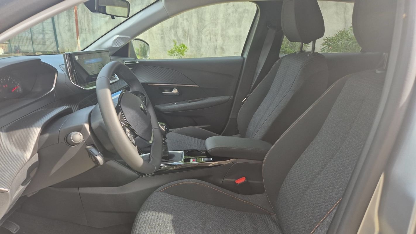 Peugeot 208 - Photo 26