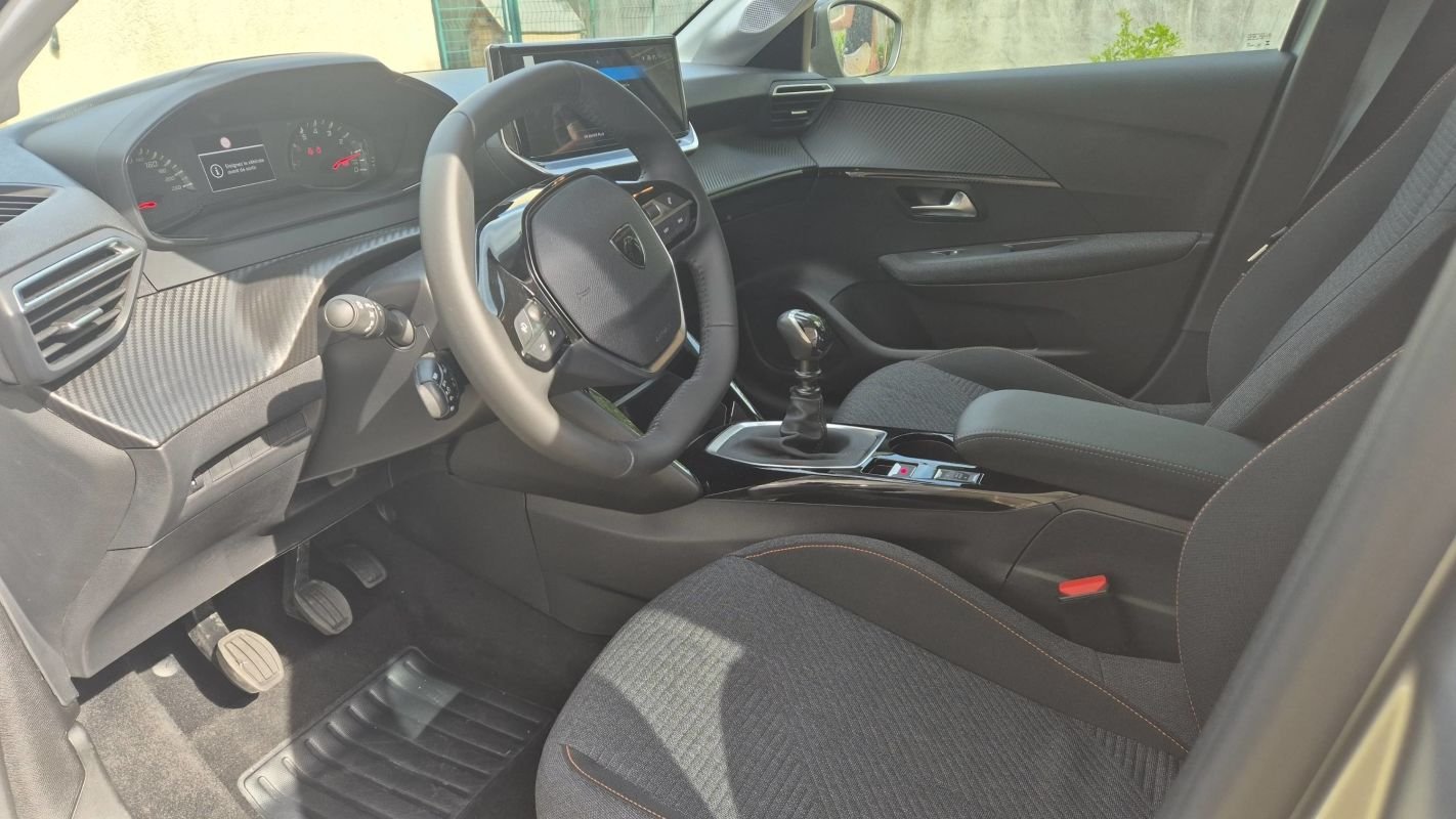 Peugeot 208 - Photo 8