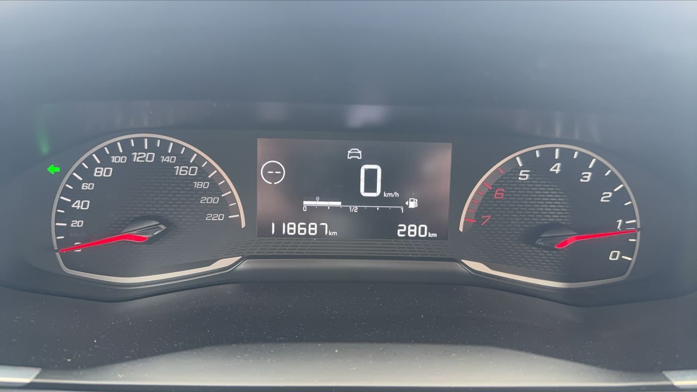 Peugeot 208 - Photo 12