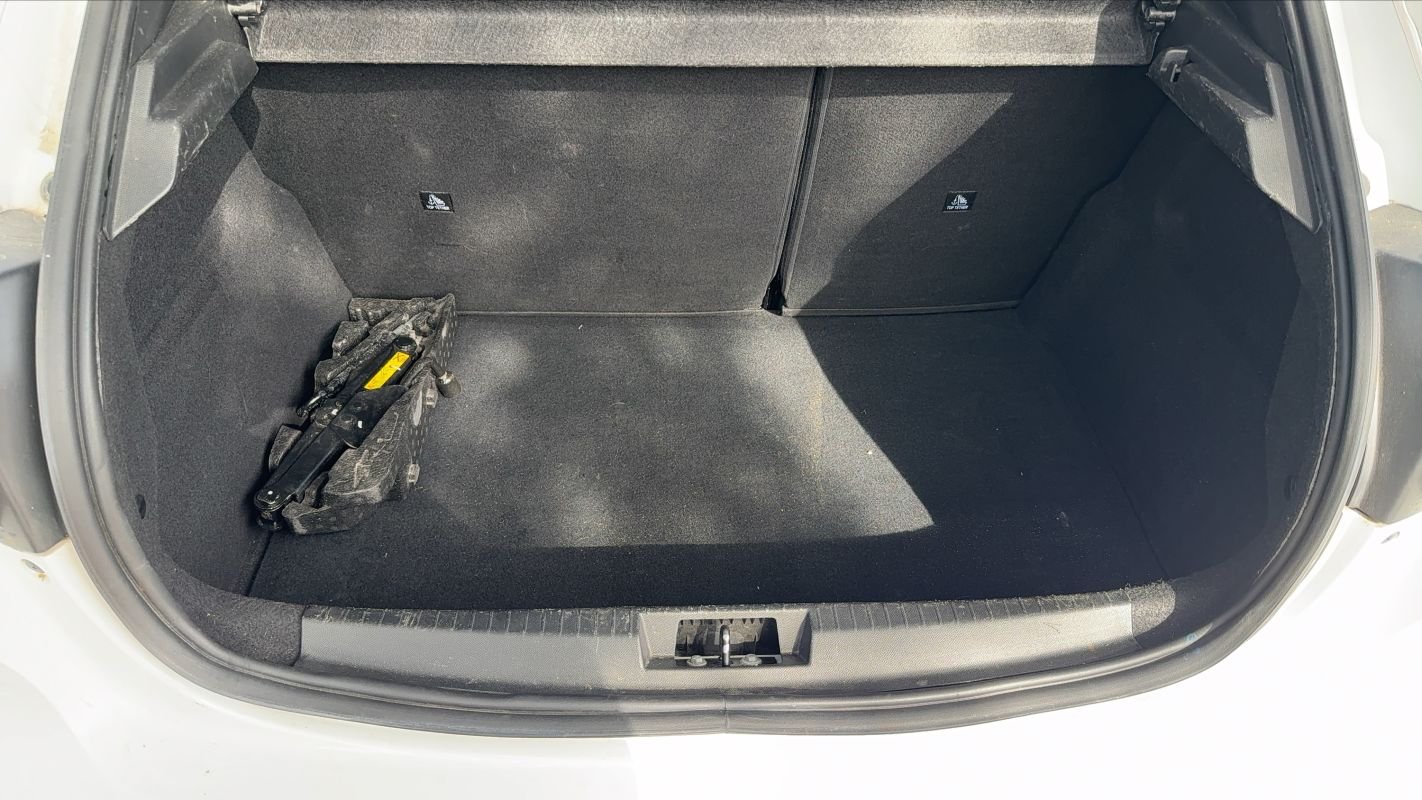 Peugeot 208 - Photo 14