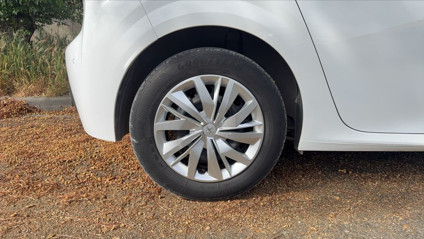 Peugeot 208 - Photo 16