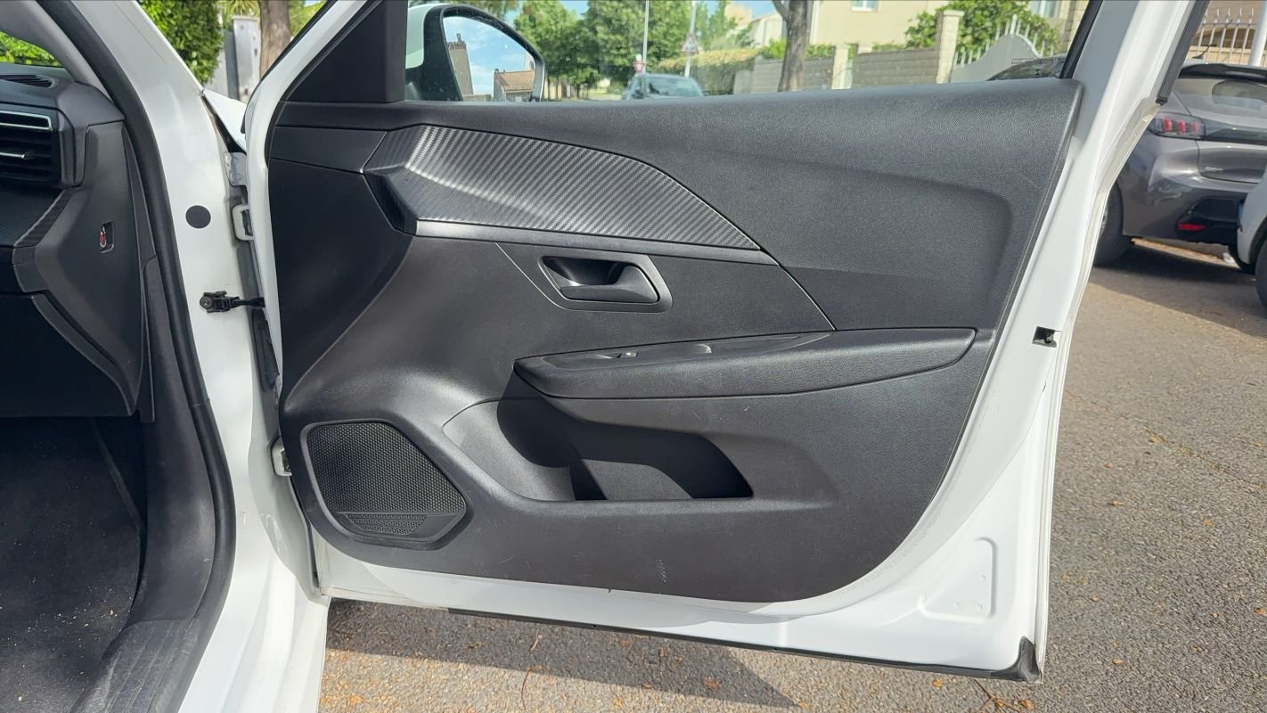Peugeot 208 - Photo 22