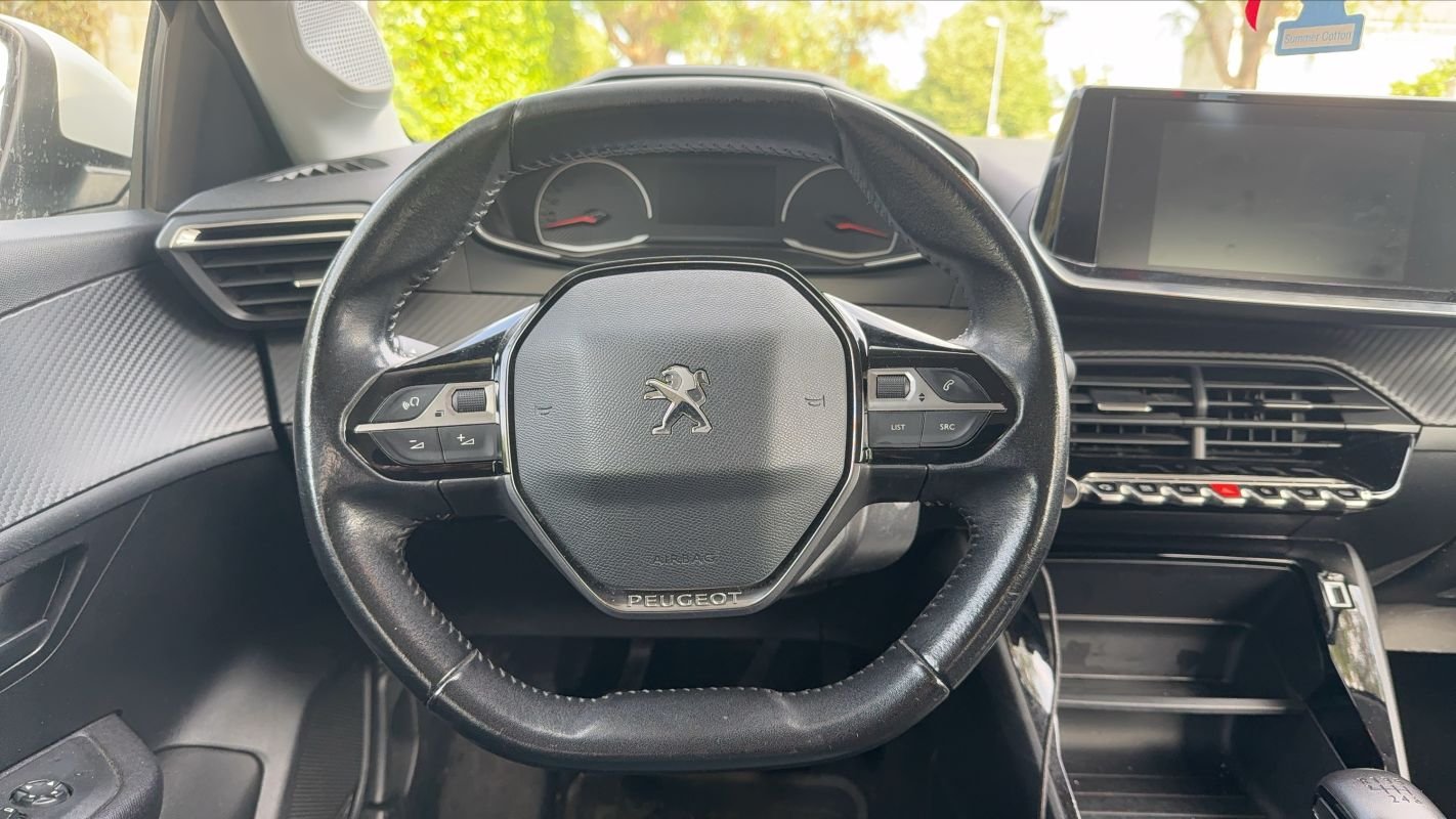 Peugeot 208 - Photo 23