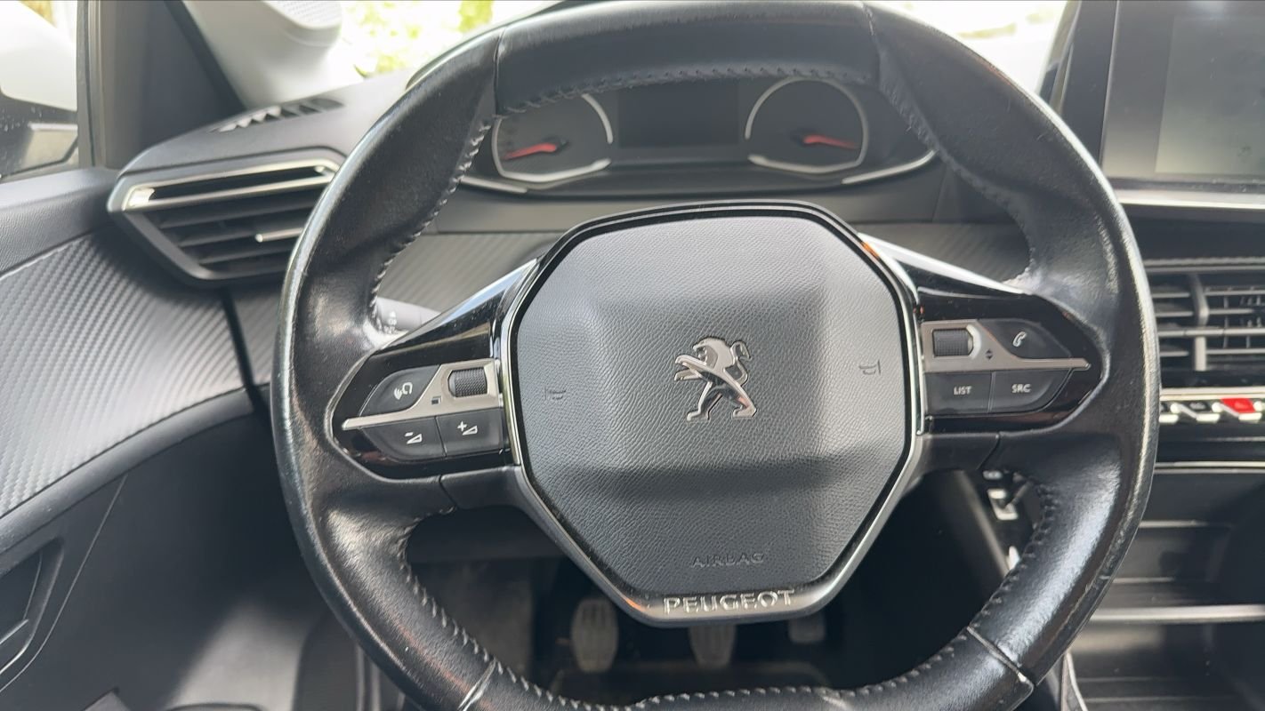 Peugeot 208 - Photo 24