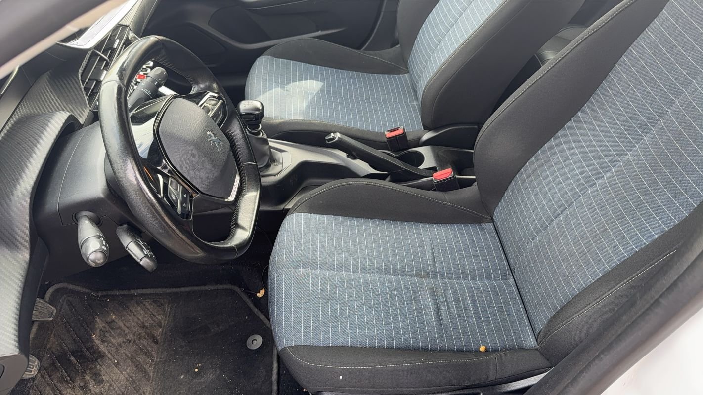 Peugeot 208 - Photo 25