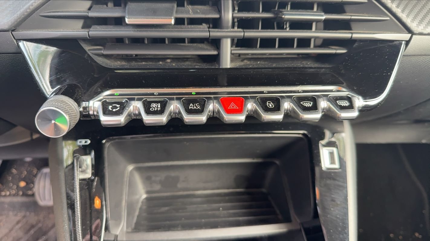 Peugeot 208 - Photo 29