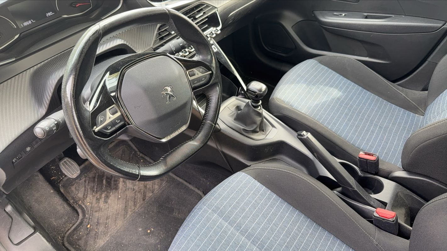Peugeot 208 - Photo 8