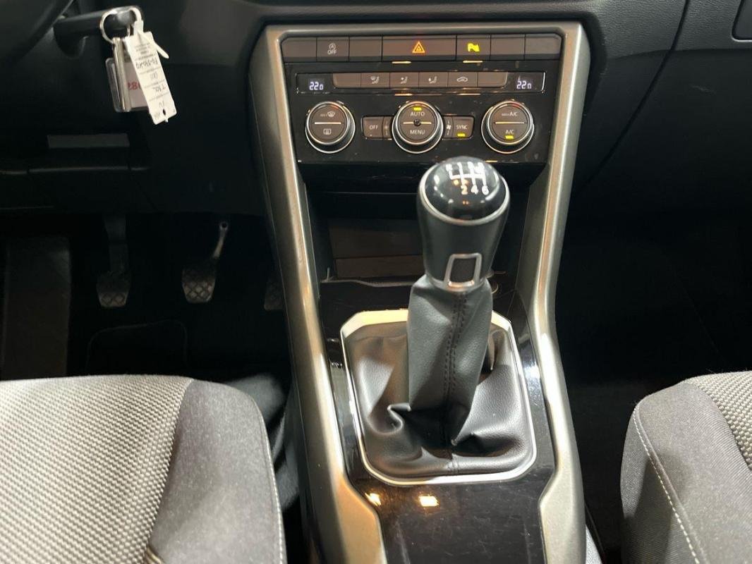 Volkswagen T-Roc - Photo 11