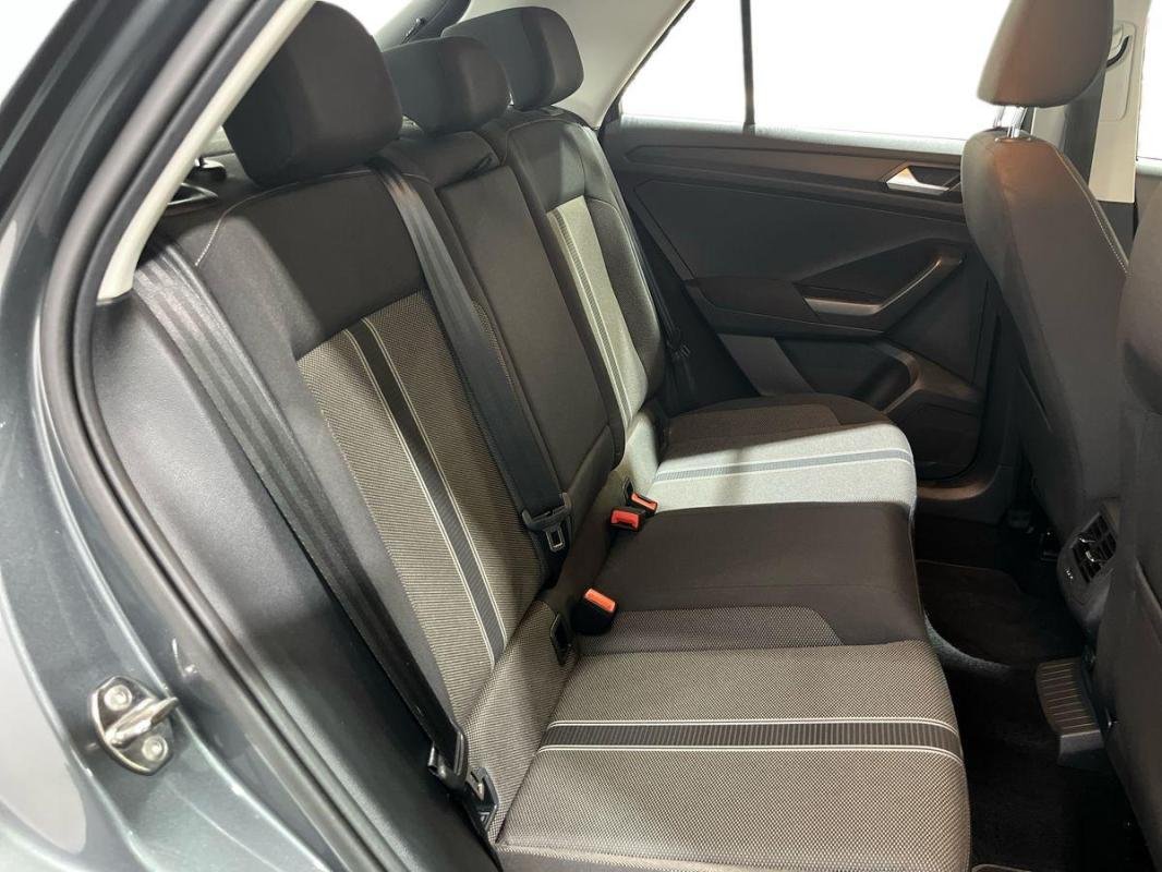 Volkswagen T-Roc - Photo 23