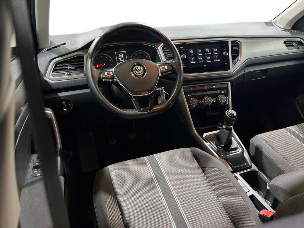 Volkswagen T-Roc - Photo 24