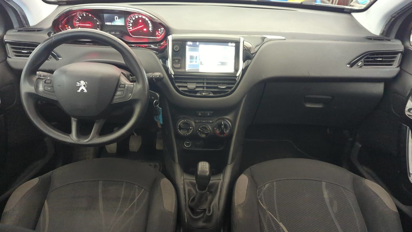 Peugeot 208 - Photo 11