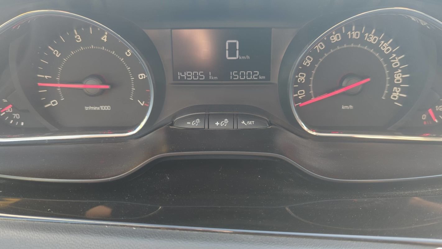 Peugeot 208 - Photo 12