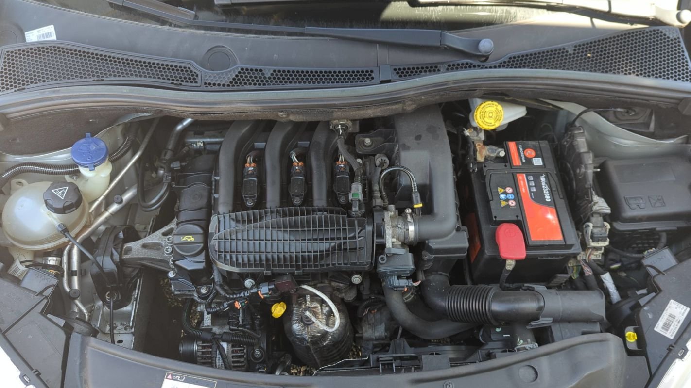 Peugeot 208 - Photo 15