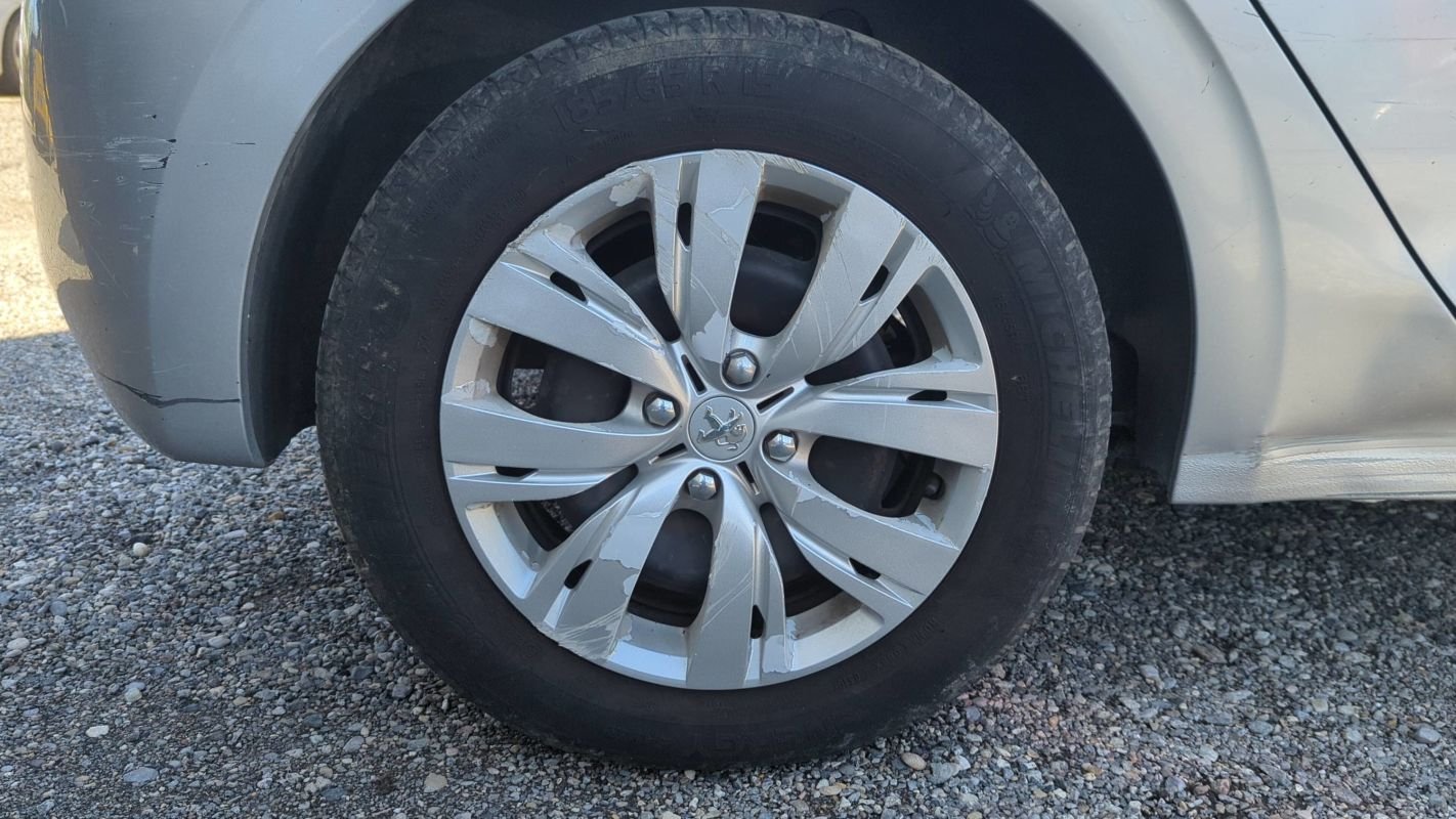 Peugeot 208 - Photo 16