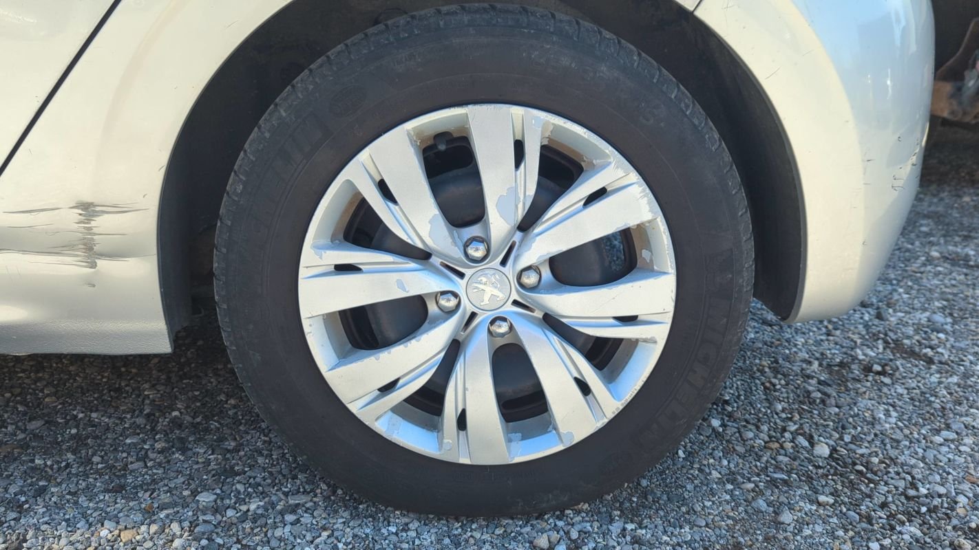 Peugeot 208 - Photo 19