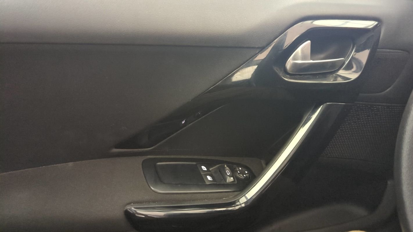 Peugeot 208 - Photo 23