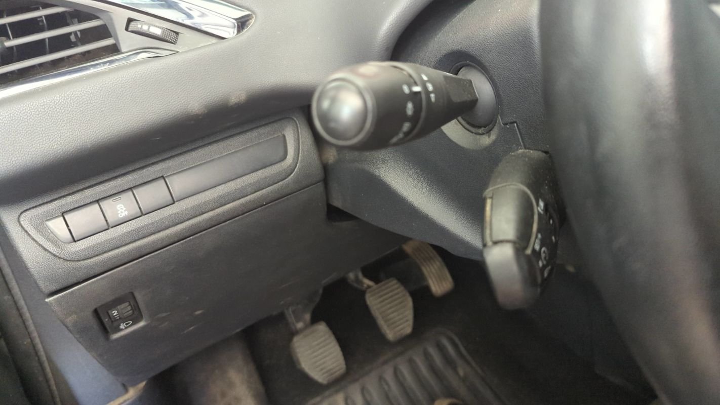 Peugeot 208 - Photo 27