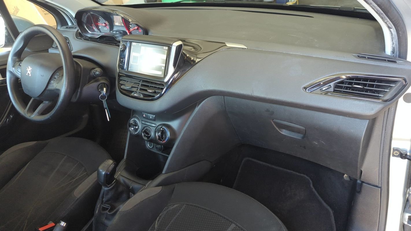 Peugeot 208 - Photo 10