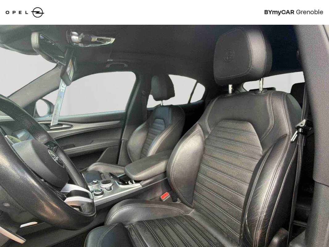 Alfa Romeo Stelvio - Photo 11