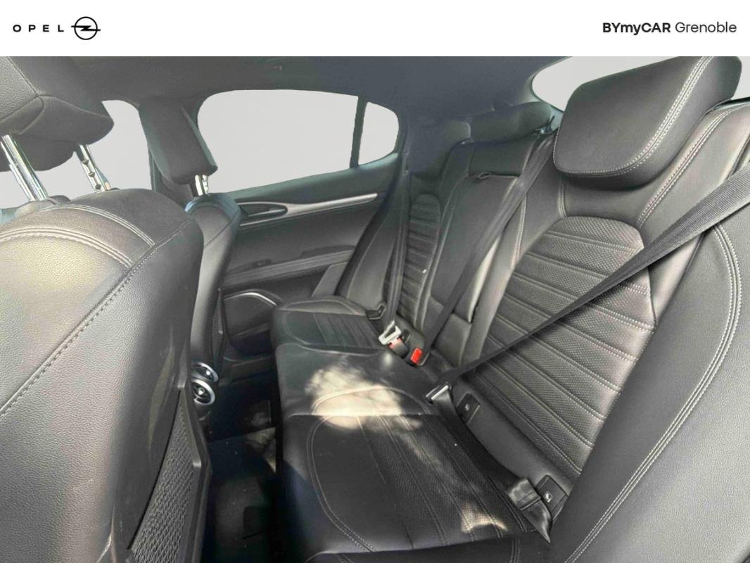 Alfa Romeo Stelvio - Photo 12