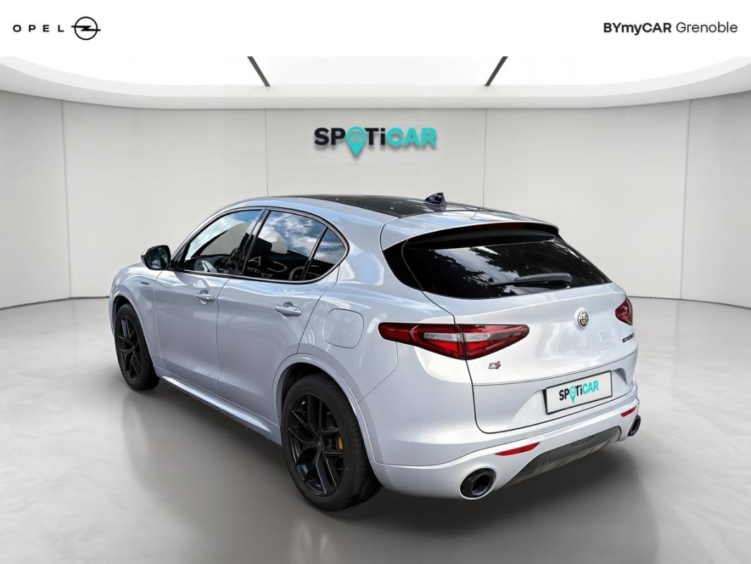 Alfa Romeo Stelvio - Photo 3