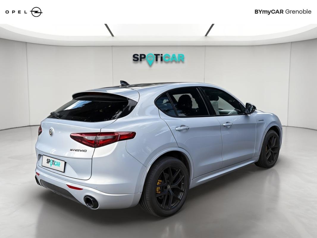 Alfa Romeo Stelvio - Photo 5