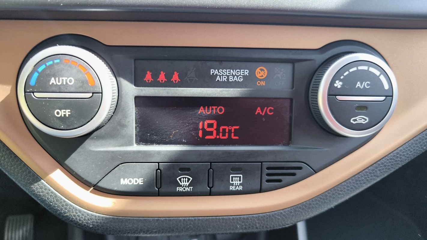Kia Picanto - Photo 23