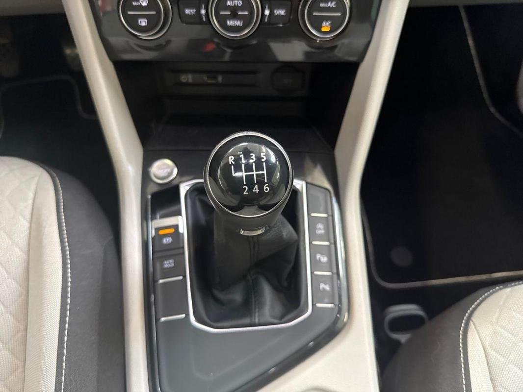 Volkswagen Tiguan - Photo 11