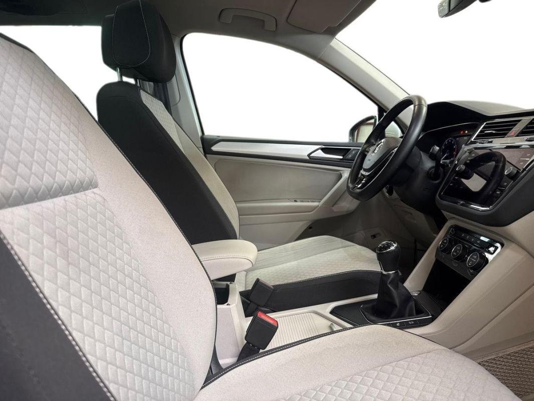 Volkswagen Tiguan - Photo 13