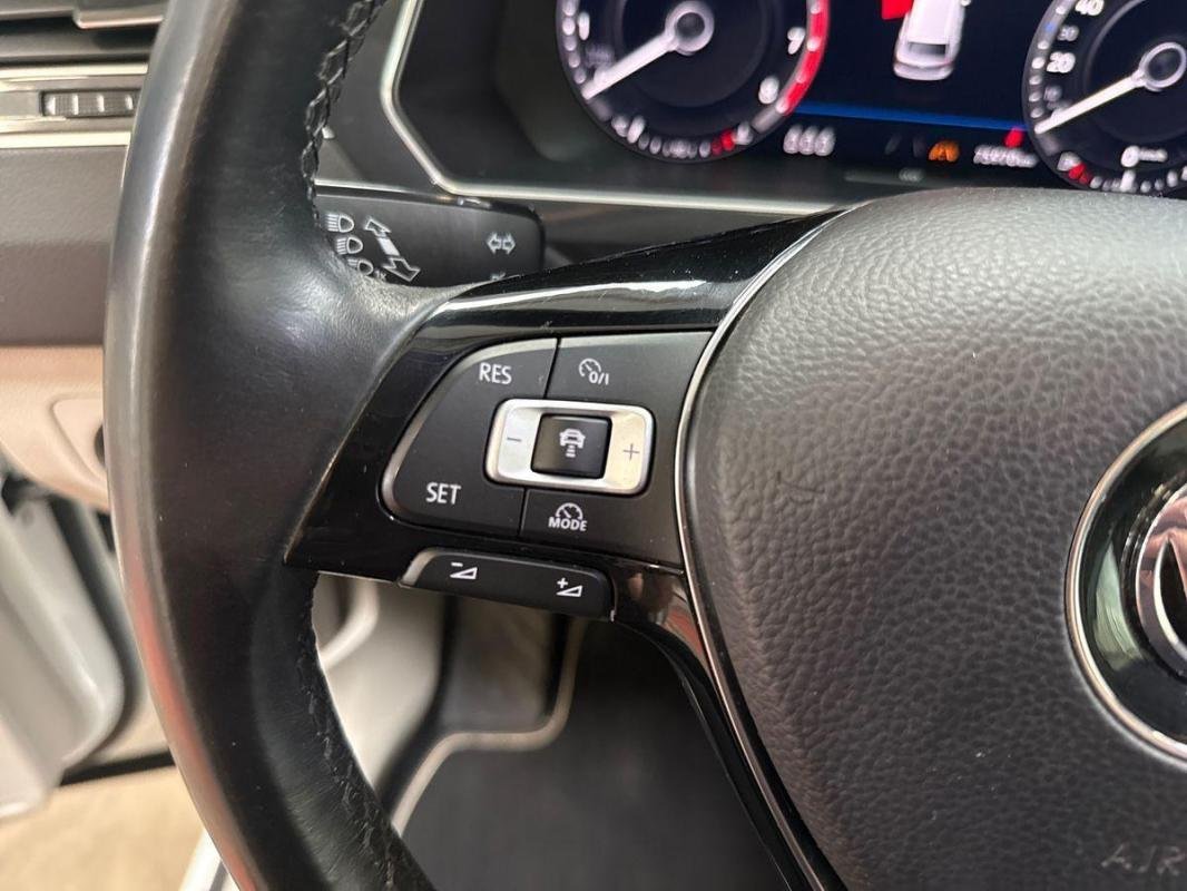 Volkswagen Tiguan - Photo 21