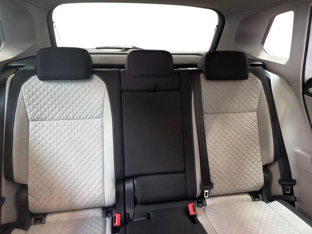 Volkswagen Tiguan - Photo 22