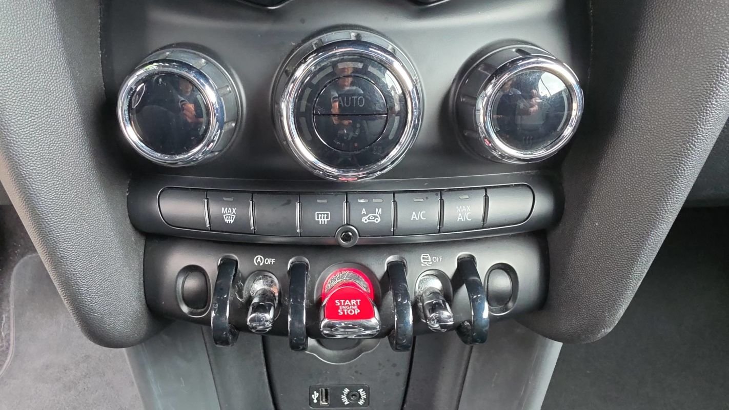 Mini Cabrio - Photo 13