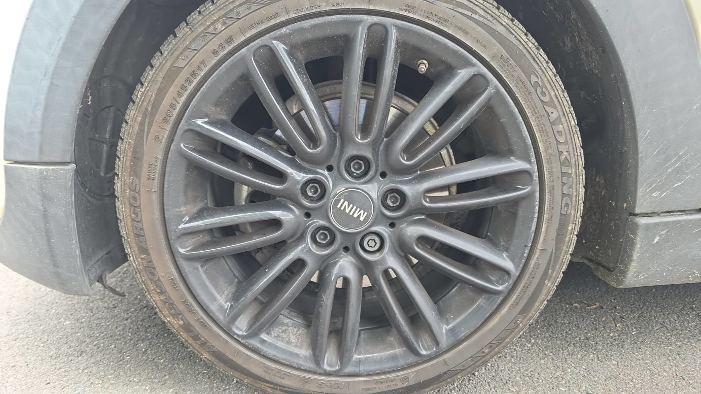 Mini Cabrio - Photo 18